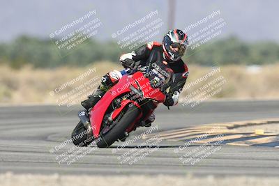 media/Oct-13-2025-Moto Forza (Mon) [[a66d839500]]/3-B Group/Session 3 (Turn 16)/